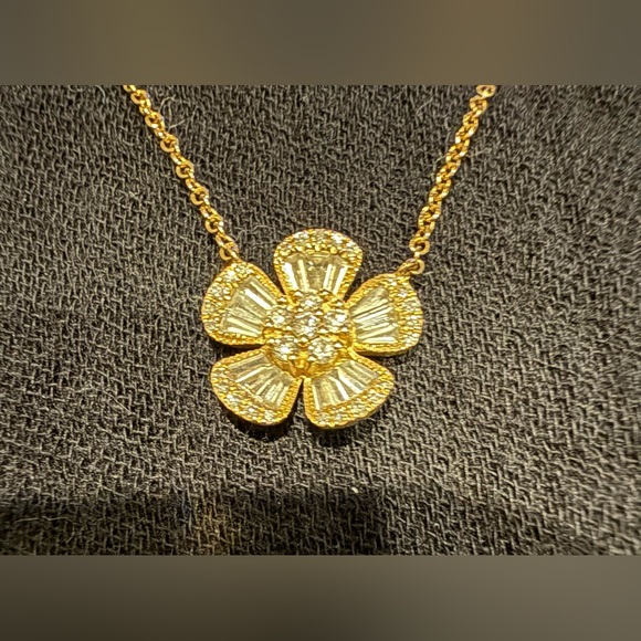 FLOWER BAGUETTE NECKLACE 14K gold and diamonds - Picture 3 of 6